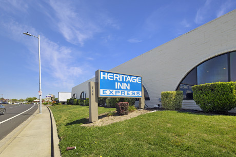 Heritage Inn Express Roseville - Exterior