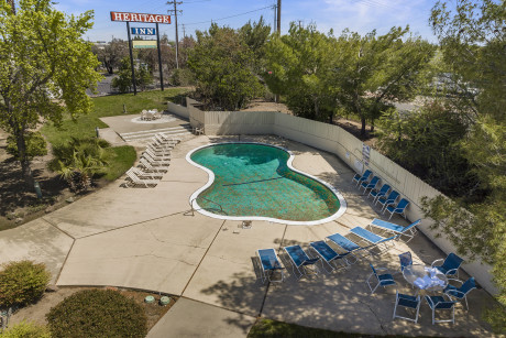 Heritage Inn Express Roseville - Pool